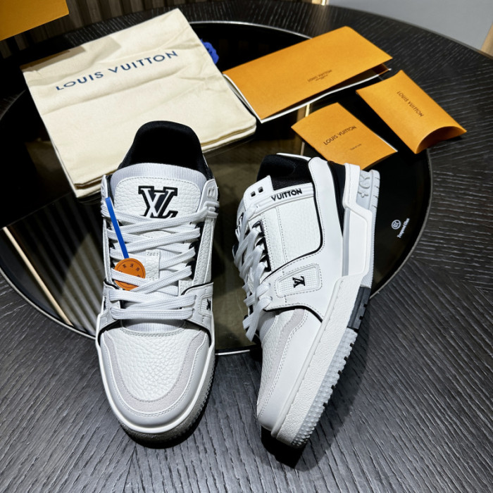LOU1VTON SNEAKER
