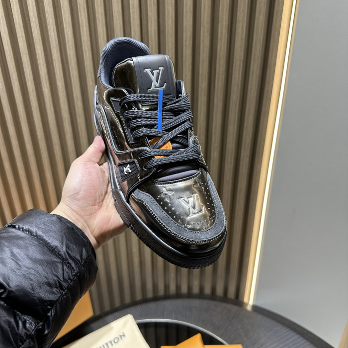 LOU1VTON SNEAKER