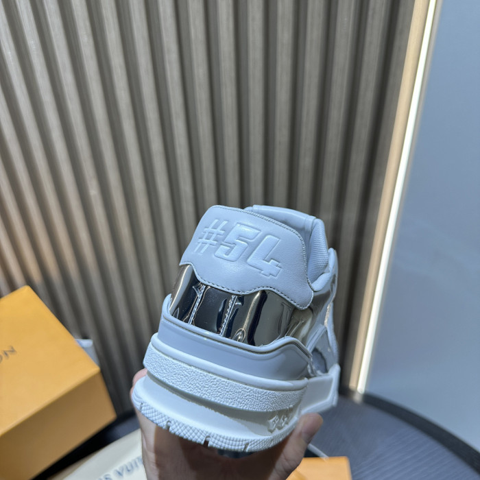 LOU1VTON SNEAKER