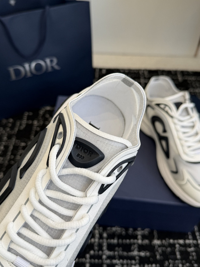 D1OR B30 SNEAKER