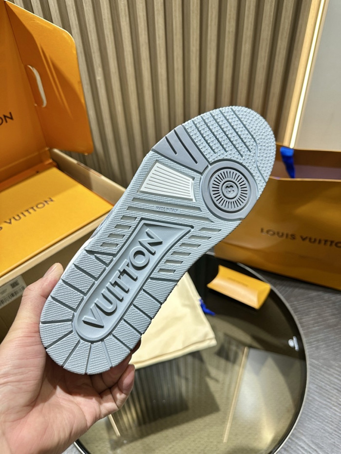 LOU1VTON SNEAKER