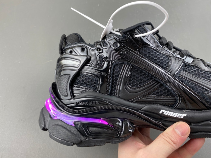 BLCG RUNNER SNEAKER (LED)