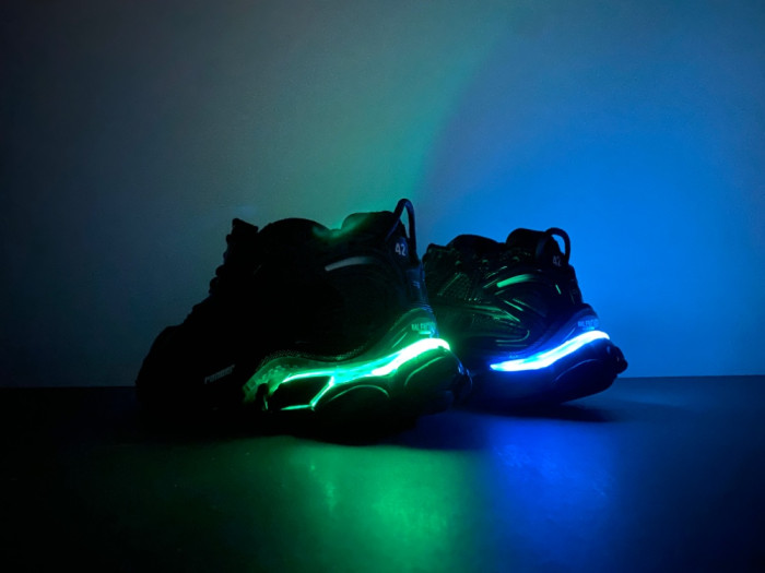 BLCG RUNNER SNEAKER (LED)