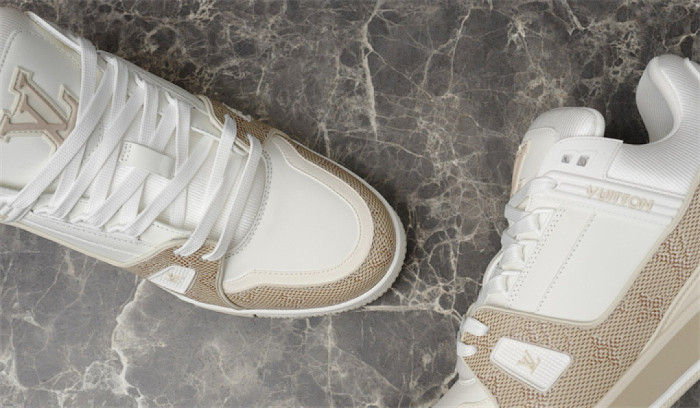 LOU1VTON SNEAKER