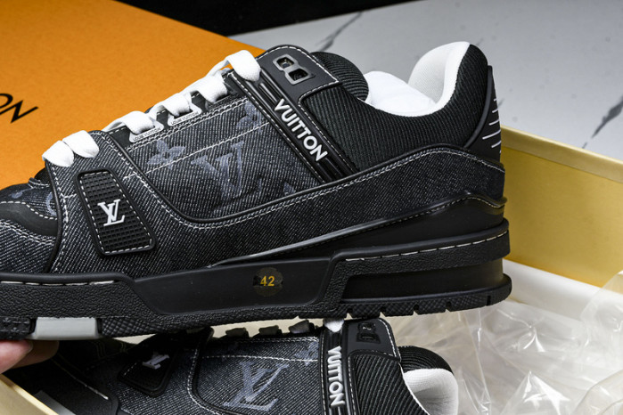 LOU1VTON SNEAKER