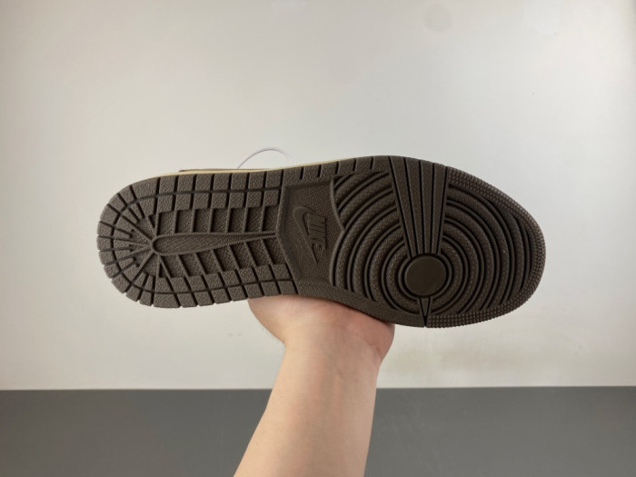 Travis Scott x Air Jordan 1 Low OG DM7866-203