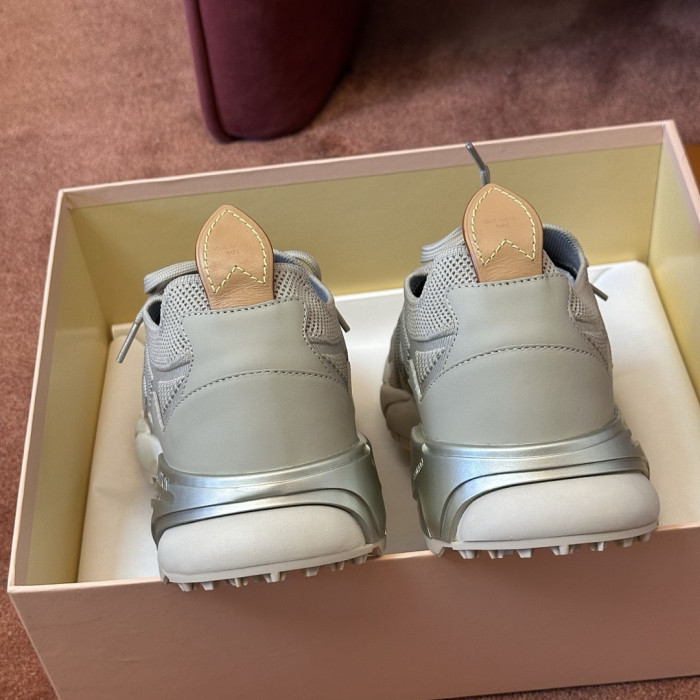 LOU1VTON SNEAKER