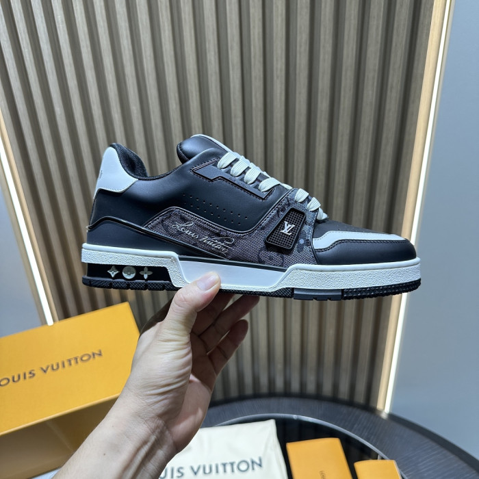 LOU1VTON SNEAKER