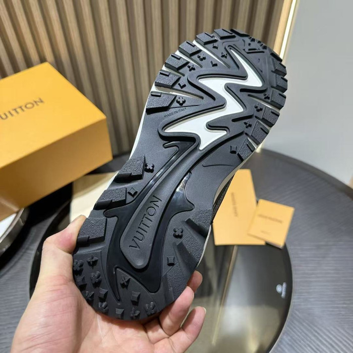 LOU1VTON SNEAKER