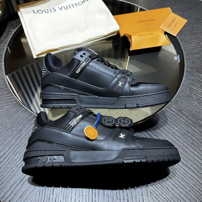 LOU1VTON SNEAKER