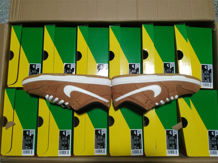 nike sb dunk low pro iso wheat brown white black dh1319-200