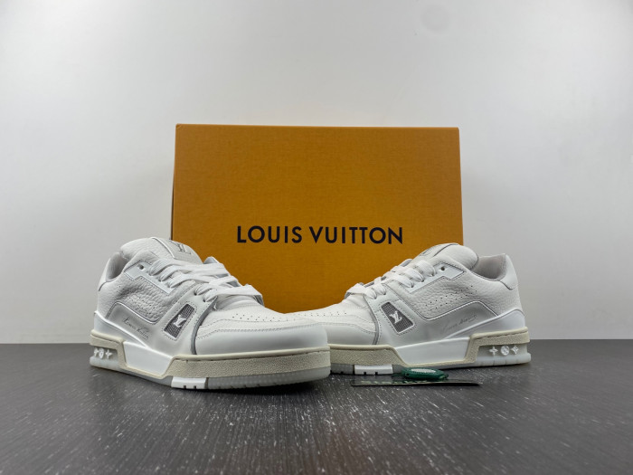 LOU1VTON trainer (EU47)