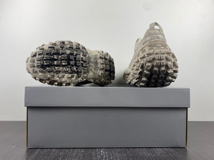 blc* defender sneaker