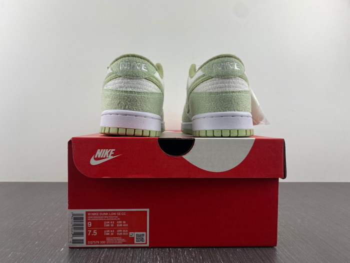 nike dunk low fleece green dq7579-300