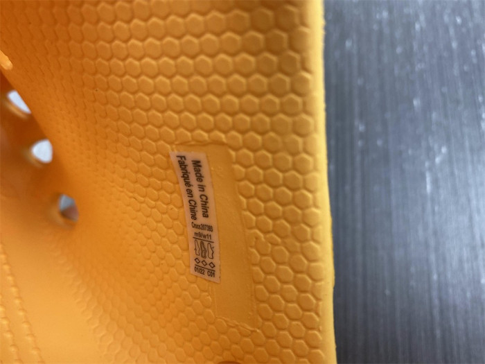 Cr*0*s pollex clog by salehe bembury urchin