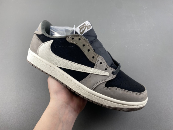 Travis Scott x Air Jordan 1 Low OG DM7866-001