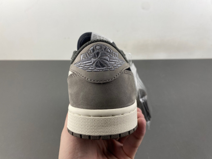Travis Scott x Air Jordan 1 Low OG DM7866-001