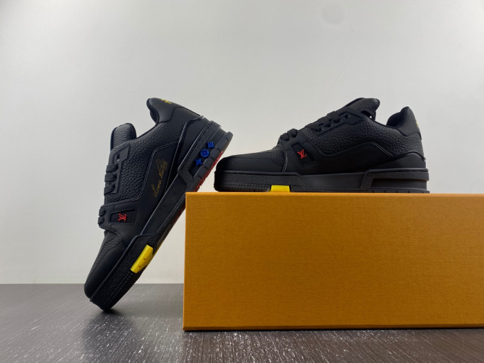 LOU1VTON trainer (EU47)