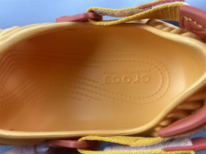 Cr*0*s pollex clog by salehe bembury urchin