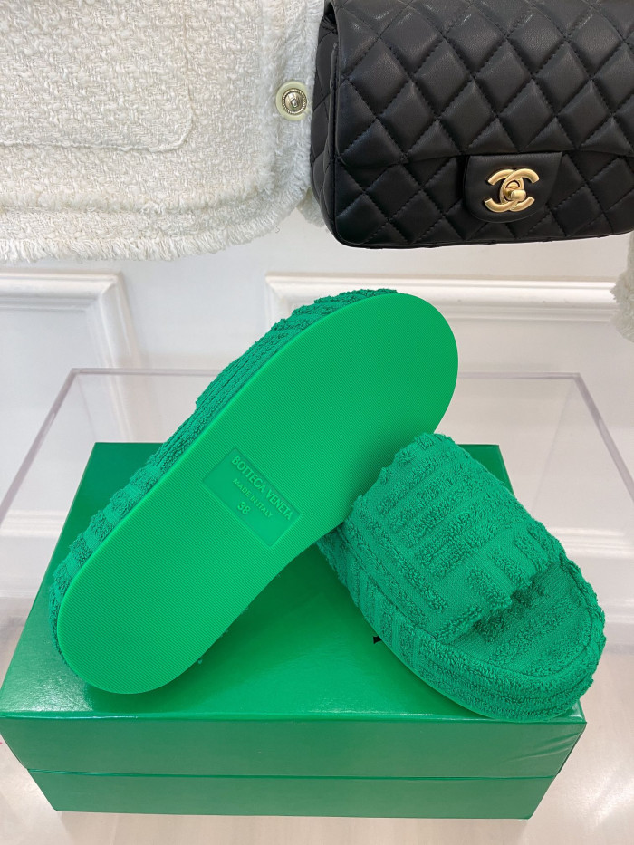 green resort sponge slide
