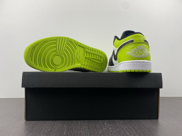 air jordan 1 low "vivid green snakeskin" dx4446-301