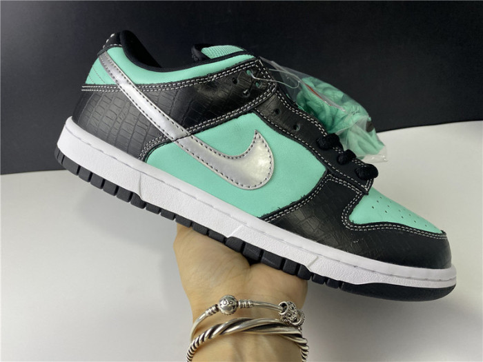 nike dunk sb low di*m*nd S*pply co. "t*f*ny" - 304292 402