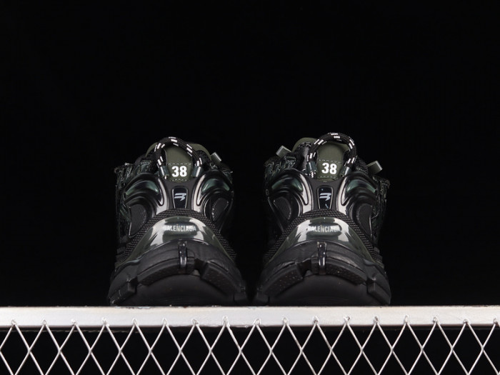 blcg runner sneaker ( deep green )