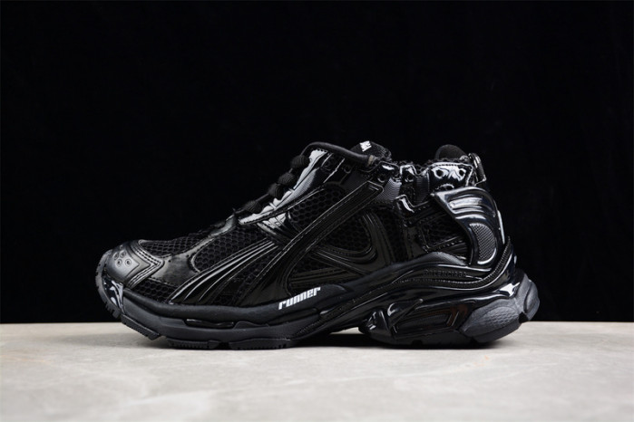 blcg runner sneaker (all black)