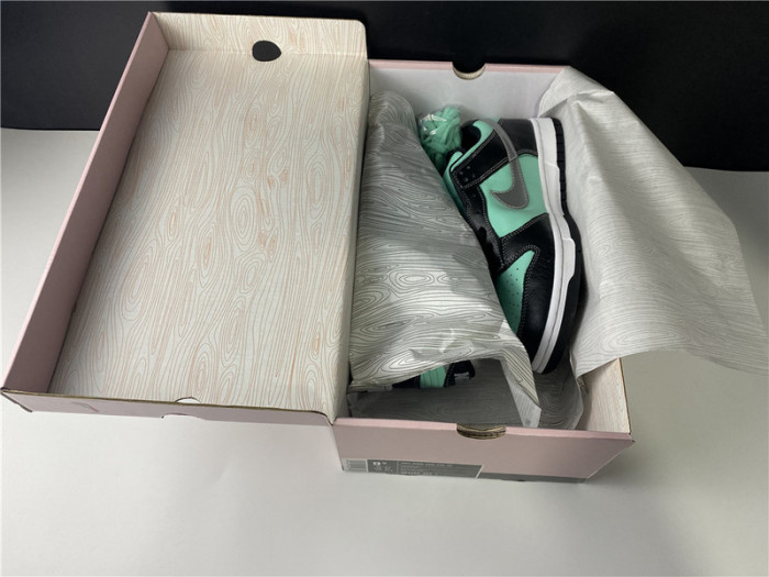 nike dunk sb low di*m*nd S*pply co. "t*f*ny" - 304292 402