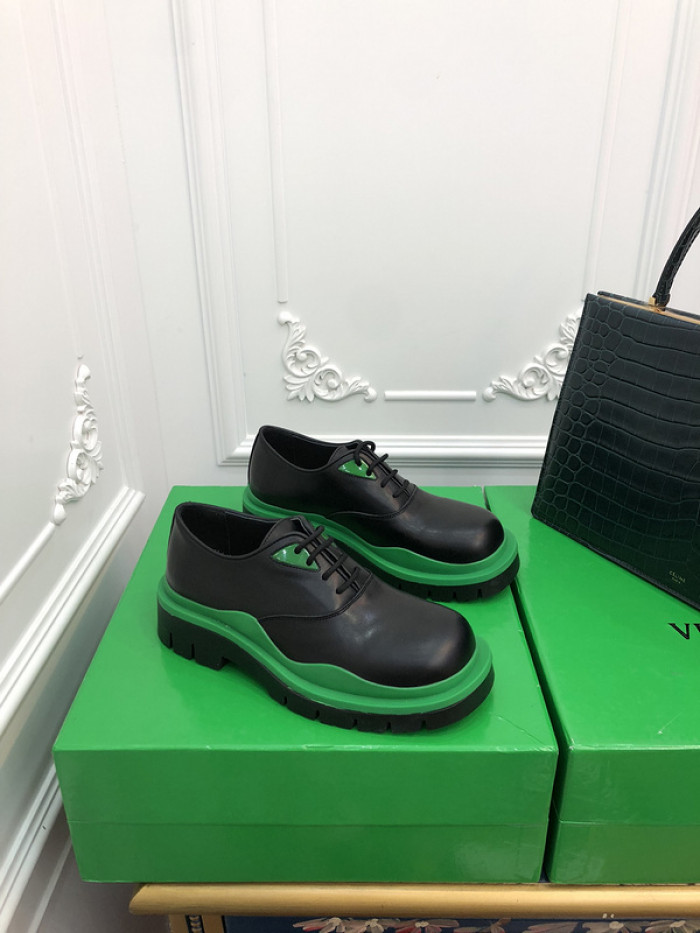 botteg*Ve*ne*ta tire leather ankle boots