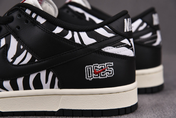 quartersnacks x nike sb dunk low zebra dm3510-001