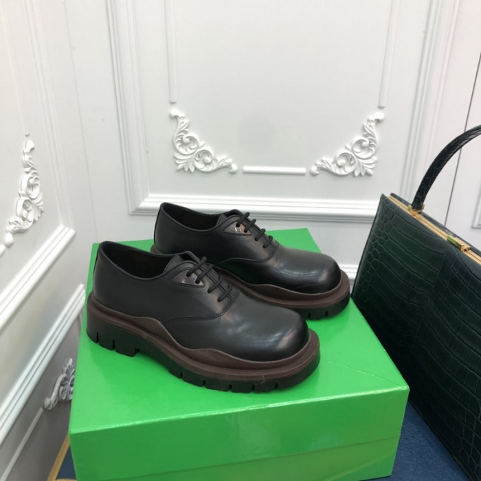 botteg*Ve*ne*ta tire leather ankle boots