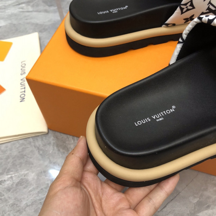 lou1_ton pool pillow comfort mule (eu35-eu46)