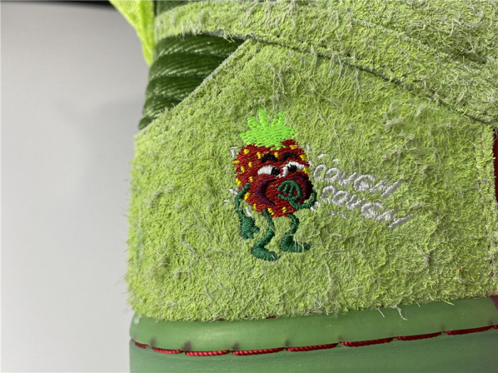 nike sb dunk high strawberry cough - cw7093-600