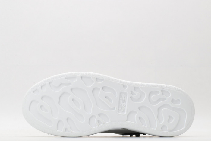 Mcqv*en oversized sneaker