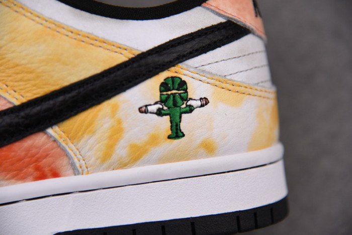 nike sb dunk low raygun tie-dye white - bq6832-101