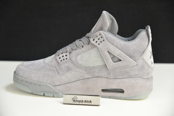 kaws x air jordan 4 retro 
